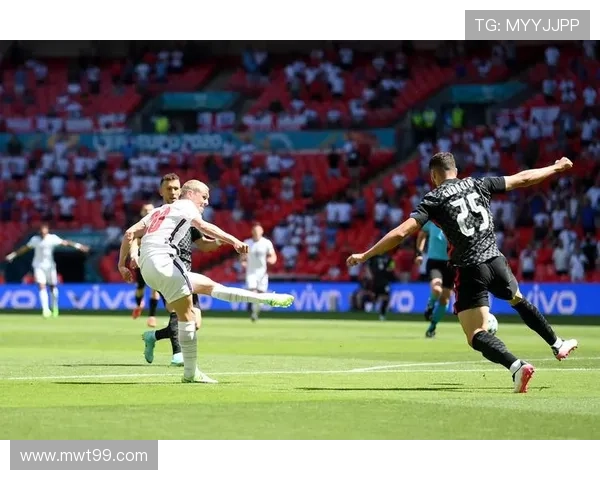 范佩西难讨球迷喜斯特林添变数